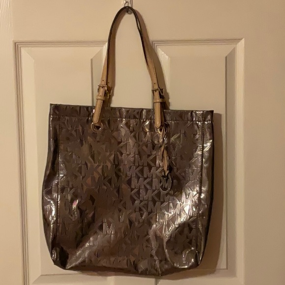 Michael Kors Handbags - Michael Kors silver tote